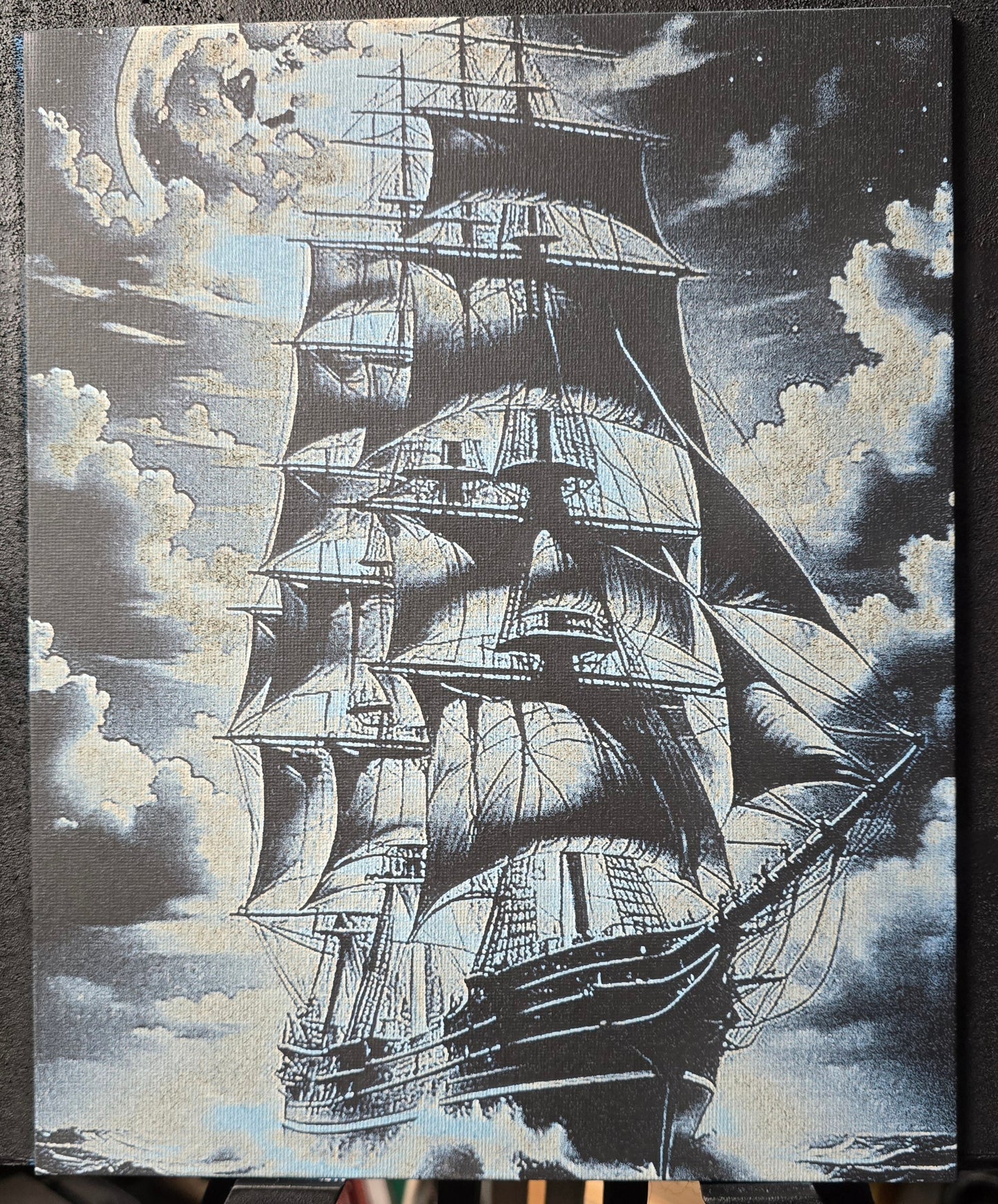 "Navire sous la Lune" #1 – Gravure laser sur toile 240x300